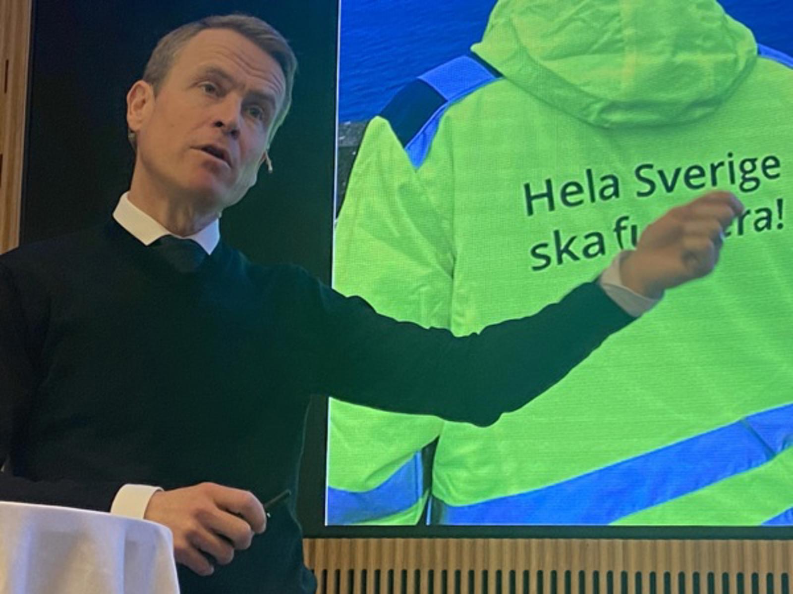 Linus Eriksson, vd för Öresundsbron, bad oss att blicka mot Danmark. Där tar de ett helhetsgrepp på infrastrukturen och bygger på kortare tid än i Sverige.